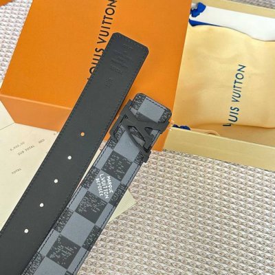 原版包裝 DDD L0Uis Vuitt0N 今季新品 男士原單腰帶 寬度40毫米 雙面進口頭層小牛皮絲印圖案Logo設計 搭配最新双色五金 可雙面佩戴 適合沈