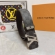 品名：Lv..路易..威登原单 材质：原单牛皮腰带 百分百头层牛皮腰带保证真皮，24K纯钢扣，专柜原单品质、做工精细，时尚大牌，送人自用首选 包装： 请认准如图