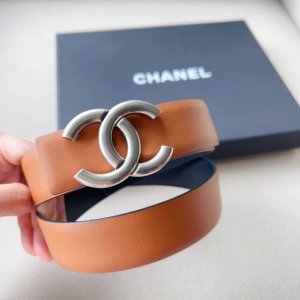 香奈儿 饰面logo扣 黄铜金属 双面小牛皮腰带 ！ 3.0Cm 一带两用款式 、经典百搭