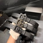 Dg，宽4.0Cm Dolce&Gabbana 全新荔枝纹腰带,简约配饰,点缀个性化 Dg 徽标搭扣。Dg 徽标