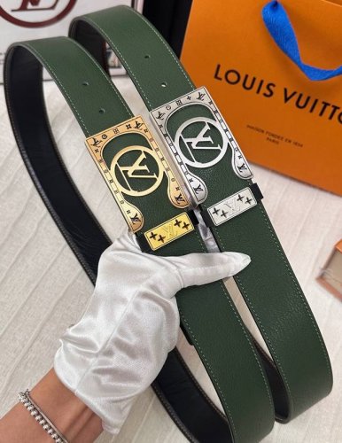 皮带：Lv.路易威登顶级复刻- 腰带：原单品质百分百进口头层牛皮，保证真皮。雕花镂空工艺.真空电镀.永不掉色.24K纯钢扣墨绿色特种皮系列，永恒经典款内穿尾巴暗
