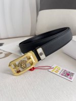 品名：范思哲.Versace.皮带腰带自动皮带 型号：自动带，纯钢材质经典人头自动扣，图片实物拍摄 腰带：百分百头层牛皮，自动带身，保证真皮。2