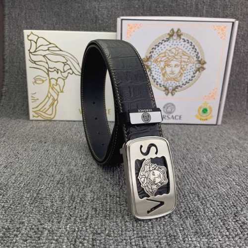 品名：Versace.范思哲 材质：原单牛皮腰带 百分百头层牛皮腰带保证真皮，24K纯钢扣，专柜原单品质、做工精细，时尚大牌，送人自用首选 包装： 请认准如图专