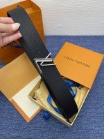 特 Lv.路易威登 全套包装 原版品质 代工厂货品 40Mm宽度 正品一体铸造五金钢扣，原厂皮料 双面原厂定制面料，区别市场货