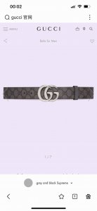 特 古奇 新款 Gg Marmont系列每一季都会推陈出新，为灵感源于70年代的标志性gg配件注入现代精髓。这款灰色和黑色gg Supreme帆布腰带反面采用灰