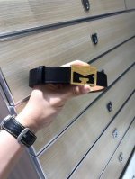 配送专柜包装 打孔针 宽30Mm，原单进口小牛皮 头层牛皮，搭配原单钌钯电镀Gg扣，手感.油边近乎完美，原产皮料定制，质感无可挑剔，出众的细节，高清实拍，货真价