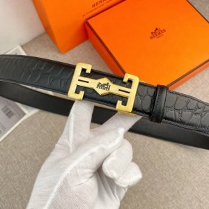 爱马仕 特种自动带皮腰带系列 ，原厂五金精品不锈钢扣，手感柔软舒适 宽3.5Cm。