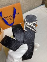 Louis Vuitton Lv路易威登男款新款”采用进口原版牛手纹配色配实心钢扣时尚百搭实物拍摄尺寸4.0 宽