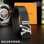高端品質，實物拍攝 批p 配全套包裝 品牌：Lv海外原單 扣頭材質：雙色純鋼扣 帶身材質正面：38Mm寬度採用雙面進口頭層牛皮腰