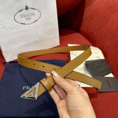 特 原厂正品级别prada新款小牛皮皮带 专柜同步新款prada普拉达休闲款，搭配顶级扣；宽质2Cm