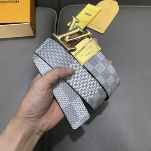 原版包裝 L0Uis Vuitt0N 今季新品 驢家女士原單腰帶 寬度40毫米 定制帆布面內襯進口小牛皮底 全新開模精鋼五金搭扣 經久耐用 百搭款