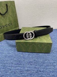 古奇 Gucci进口小牛皮，手感细腻柔软，搭配纯钢精品自动扣，男士必备！宽度：3.5Cm