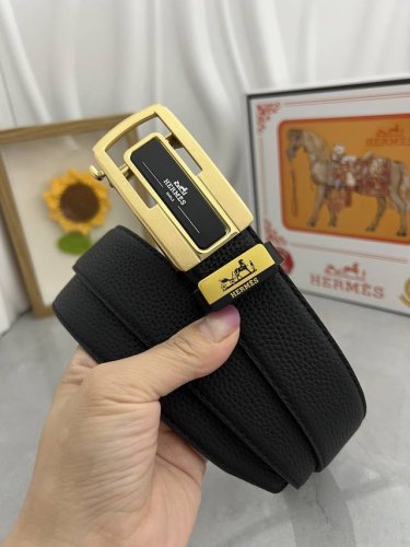 品名：爱马仕.HermèS 自动带 材质：原单牛皮腰带 百分百头层牛皮腰带保证真皮，24K纯钢扣，专柜原单品质、做工精细，时尚大牌，送人自用首选 包装： 请认准