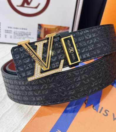 皮带：Lv.路易威登顶级复刻- 腰带：原单品质百分百进口原厂头层牛皮，保证真皮。内穿暗扣尾巴自动滑道系列，雕花镂空镶钻石设计24K纯钢扣材质，采用真空电镀工艺 - 点击图像关闭