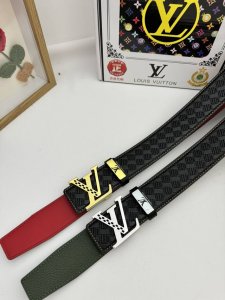 品名：Lv..路易..威登原单 材质：原单牛皮腰带 百分百头层牛皮腰带保证真皮，24K纯钢扣，专柜原单品质、做工精细，时尚大牌，送人自用首选 包装： 请认准如图