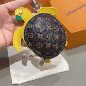 官网新品M01471Louis Vuitton 路易威登海龟乌龟包钥匙扣挂件 Lv蓝牙耳机包 Turtle pouch 钥匙扣 Lv Turtle pouch