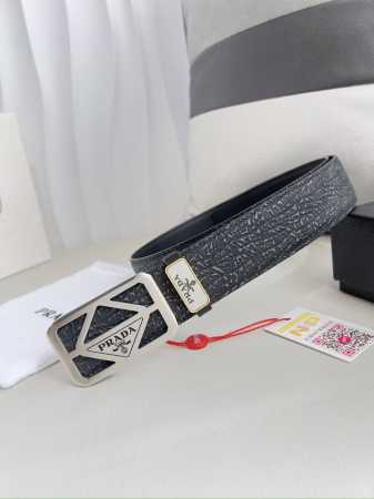 品名：普拉达.Prada 原单腰带 皮带 型号：挂扣，经典纯钢材质挂扣，头层牛皮，图片实物拍摄 材料：百分百头层牛皮，保证真皮。24K纯钢扣双面可用专柜同等质量 - 点击图像关闭