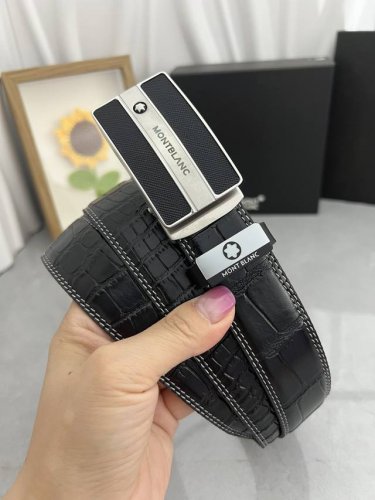 品名：万宝龙 Montblanc 自动带 材质：原单牛皮腰带 百分百头层牛皮腰带保证真皮，24K纯钢扣，专柜原单品质、做工精细，时尚大牌，送人自用首选 包装：