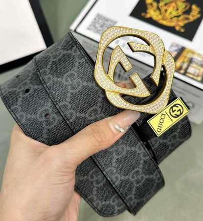 皮带：古奇.Gu...Cci原单 镶钻 腰带：百分百头层牛皮，保证真皮，24K镶钻纯钢扣双面可用专柜同等质量， 送人自用首选 包装： 请认准如图专柜全套礼盒包装 - 点击图像关闭