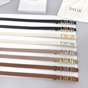 2.0Cm迪奥 双面头层小牛皮 原厂皮料订制 质感柔软 做工精细 搭配铜扣 时尚百搭.码数：75.80.85.90.95.100欧 。