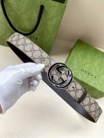 宽度4.0Cm Gucci Marmont系列每一季都会推陈出新，为灵感源于70年代的标志性Gg配件注入现代精髓。Supreme帆布印花 腰带反面采用咖啡色原版