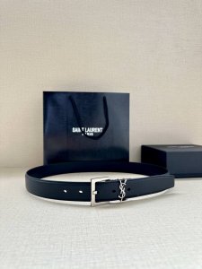 宽度3.0Cm Saint Laurent圣罗兰Ysl Monogram 荔枝纹压印皮革方扣窄腰带黑色女款