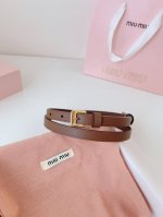 特 升级原版定制 Miu Miu 22 金属镂空微标.机简主义风格的皮革腰带 小牛皮材质 柔软腰带 金属搭扣 1.5Cm 码数75、80、85、90、95、10