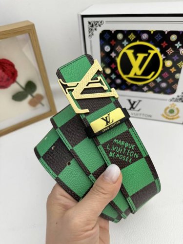 品名：Lv..路易..威登原单 材质：原单牛皮腰带 百分百头层牛皮腰带保证真皮，24K纯钢扣，专柜原单品质、做工精细，时尚大牌，送人自用首选 包装： 请认准如图