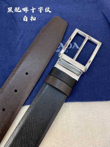 Prada 普拉达 专柜同款 男士休闲双面用腰带 宽3.4Cm 采用光滑双面头层小牛皮 采用简约外形设计，其上以prada徽标装饰，勾勒精致细节，是prada男