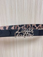 3.0进口双面进口小牛皮印豹纹，小牛皮底，搭配新款铁丝扣。女款