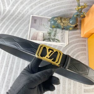 Lv 特种皮腰带自动带系列 ，原厂五金精品不锈钢扣，手感柔软舒适 宽3.5Cm。