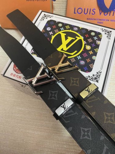 品名：Lv..路易..威登原单 材质：原单牛皮腰带 百分百头层牛皮腰带保证真皮，24K纯钢扣，专柜原单品质、做工精细，时尚大牌，送人自用首选 包装： 请认准如图