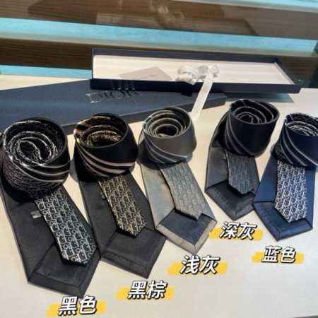 Dior家款新领带 Dior男士Cd提领花带 稀有展现精湛工手与时尚优雅理的想选择，这采款用Do家最经极典具标志性Logo提制花成的领带，以同色调法手演绎的更显 - 点击图像关闭