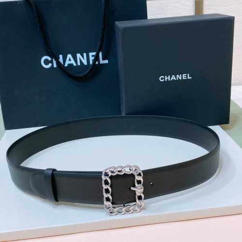Chanel 24P Cc 水钻.树脂白 与 金Logo扣. 进口胎牛皮腰带 3.8Cm精品 精致 典雅 Chic又时髦.