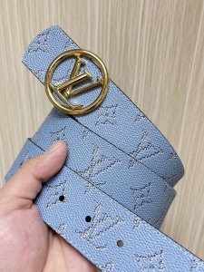 4.0当季新款 一面进口小牛皮 一面进口帆布印花 可双面用 搭配精品扣头 实物实拍