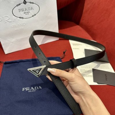 特 原厂正品级别prada新款小牛皮皮带 专柜同步新款prada普拉达休闲款，搭配顶级扣；宽质2Cm