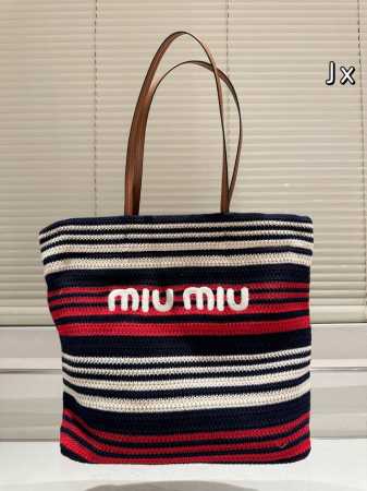 Size :大号33.35 Miumiu夏日限定沙滩包 草编系列新品 当然这个色彩是最吸引 蓝色杏色搭配 是夏天的颜色哦！ - 点击图像关闭