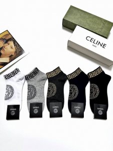 配包装 一盒5双 男女同款 Versace 范思哲 经典Logo 纯棉短袜 ，Ins超火爆短袜，纯棉面料，潮人必备 ，经典配色 个性时尚百搭款，你值得拥有哦