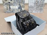 褶邹牛皮大号 折叠盒 Dior迪奥双肩包 满足日常所需，解放双手 款式百搭 有非常能装低调简单 包身不易变形，自重轻 尺寸大号22 26