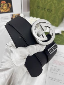 皮带：古奇.Gu...Cci原单 腰带：百分百头层牛皮，保证真皮，24K纯雕花钢扣双面可用专柜同等质量， 送人自用首选 包装： 请认准如图专柜全套礼盒包装，赠送