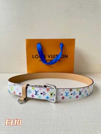 3.0宽 Lv X Tm Lv D环腰带以其时尚的魅力增强了各种轮廓。这款配饰属于路易威登与有影响力的日本艺术家Takashi Murakami的合作，他的Mo - 点击图像关闭