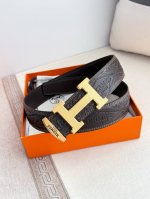 品名： 爱玛仕.Hermes腰带 皮带 原单 型号：挂扣，经典纯钢材质扣头，双面头层牛皮，图片实物拍摄 材料：双面头层牛皮，挂扣系列，纯钢材质扣头，镀钯电镀工艺
