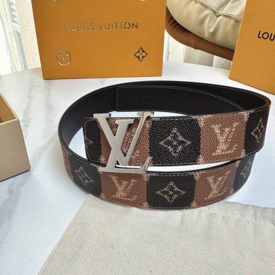 L0Uis Vuitt0N 專櫃最新升級版本 寬度40毫米 全新訂製帆布搭配最新進口原廠皮底 配置经典字母搭扣 經典百搭款！