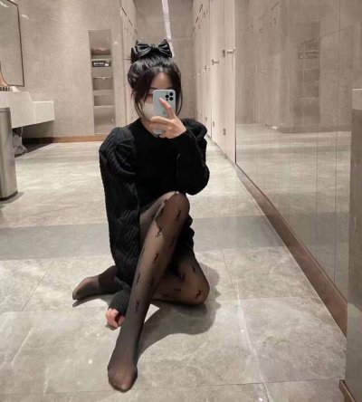 配包装 一盒1双 圣罗兰 经典植绒字母丝袜 欧美大牌裤袜一比一高版本制作，可以看得到的工艺！潮人秋冬必备单品！