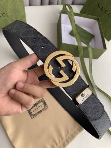 品名：古奇.Gu...Cci原单 型号： 杏防皮底，挂扣，实物拍摄 材料：头层牛皮，保证真皮。24K纯钢扣专柜同等质量， 送人自用首选 包装： 请认准如图专柜包