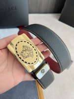 品名：Versace.范思哲原单腰带 皮带 型号：挂扣，经典人头纯钢材质扣头，头层牛皮，图片实物拍摄 材料：百分百头层牛皮，保证真皮。24K纯钢扣双面可用专柜同
