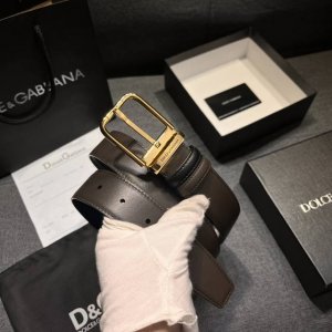 特 Dg， 杜嘉班纳 新款 宽3.5Cm高级定制款男士皮带 鸵鸟纹 双面头层牛皮，真材实料 很有质感 时尚经典不失风范 可自行裁剪 ！