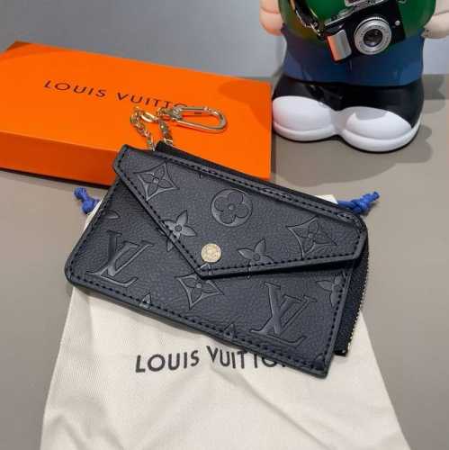 独家新品Lv经典老花卡包，包包挂饰 多功能零钱包钥匙扣，超纤材质