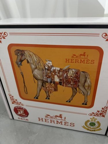 品名：爱马仕.HermèS 原单 材质：原单牛皮腰带 百分百头层牛皮腰带保证真皮，24K纯钢扣，专柜原单品质、做工精细，时尚大牌，送人自用首选 包装： 请认准如