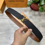 Lv.路易威登 宽40Mm双面原版小牛皮 搭配单钌钯电镀扣 完美的手感.油边 出众的设计.风格 高贵奢华 时尚大方 高清实拍 货真价实 品质保证 双面用